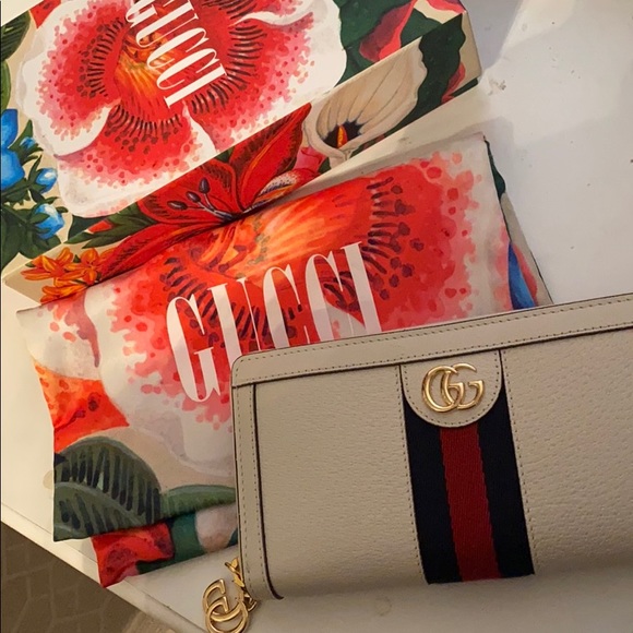 Gucci Cream Wallet with Red and Blue Stripe - Picture 1 of 4